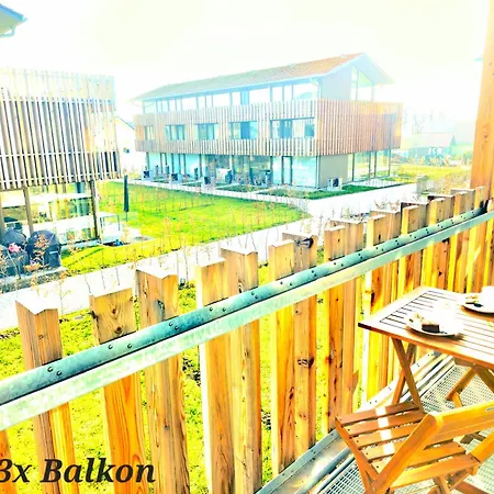 Casa vacanze Tropical Island 23b - Seesicht - Massage - Bbq - Billiard - Tischkicker - Trambolin - Penthouse - Parkplatz Ohningen